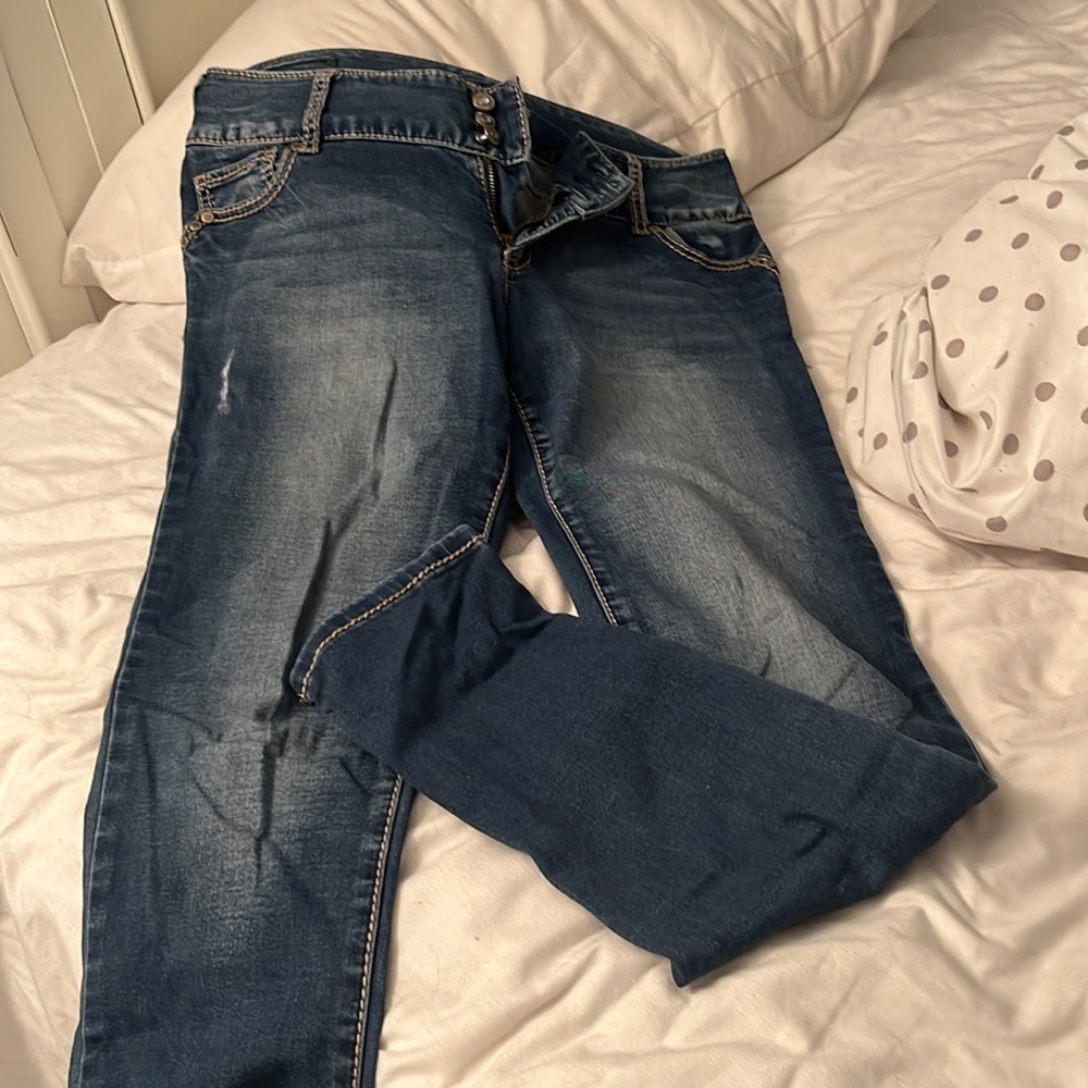 Maurices size medium skinny jeans. Mid rise.